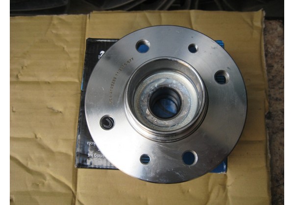 Ступиця задня з підшипником Renault Megane, Megane Scenic, Scenic, Rapid, 21, 25, Espace II, Safrane, 7700803929, 7701204667, 7704002263